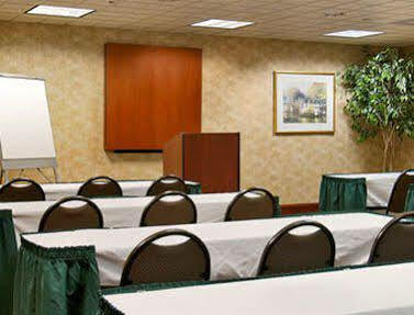 Hotel Express Atlanta - Northeast I-85 - Clairmont Road By Ihg 3*