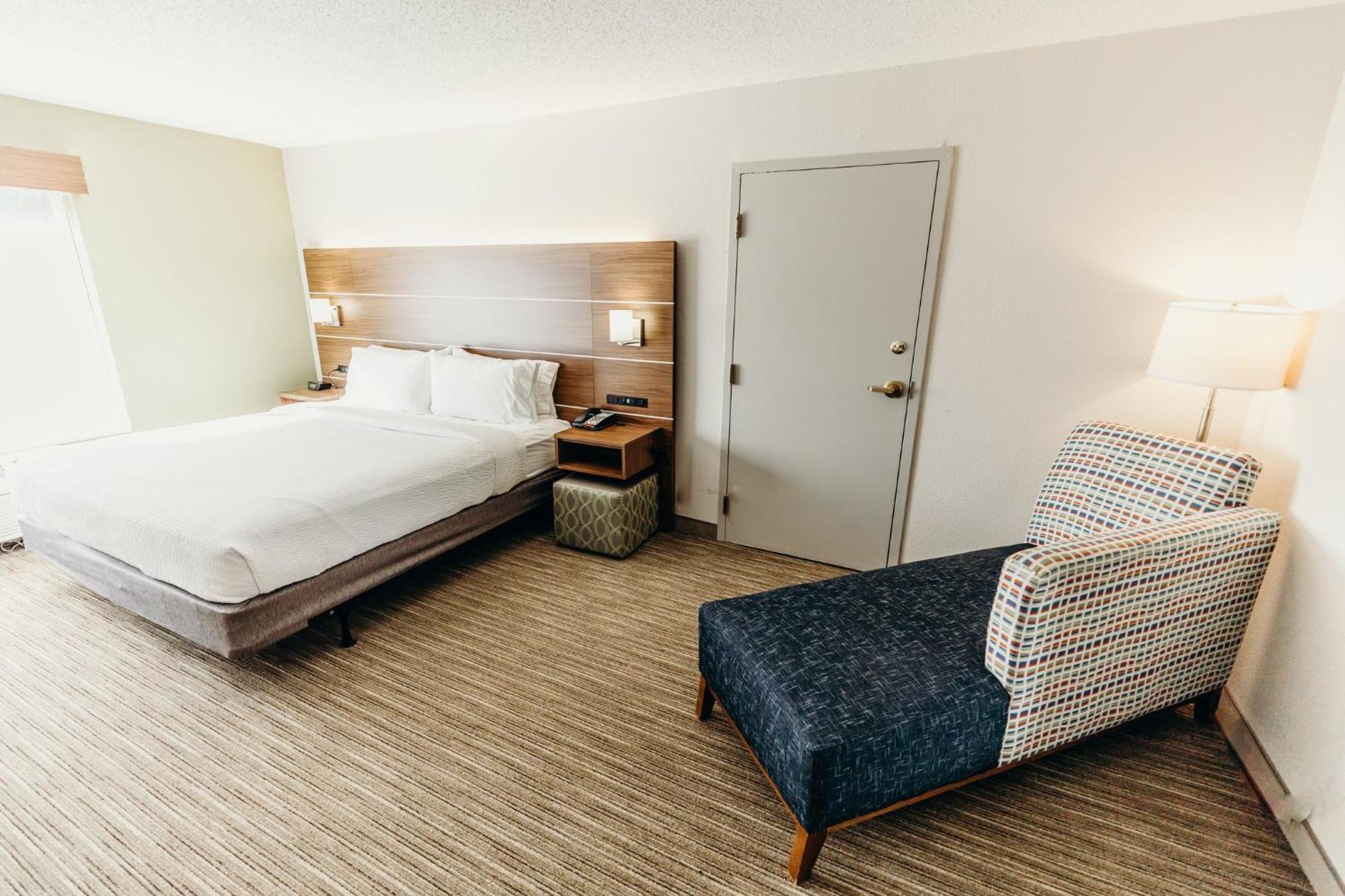Express Atlanta - Northeast I-85 - Clairmont Road By Ihg 3*