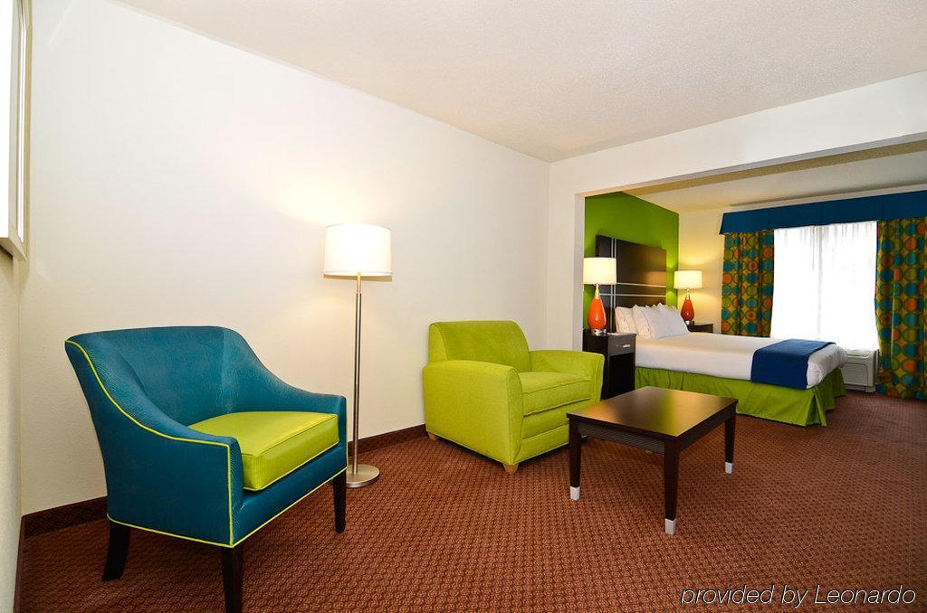 Express Atlanta - Northeast I-85 - Clairmont Road By Ihg 3*