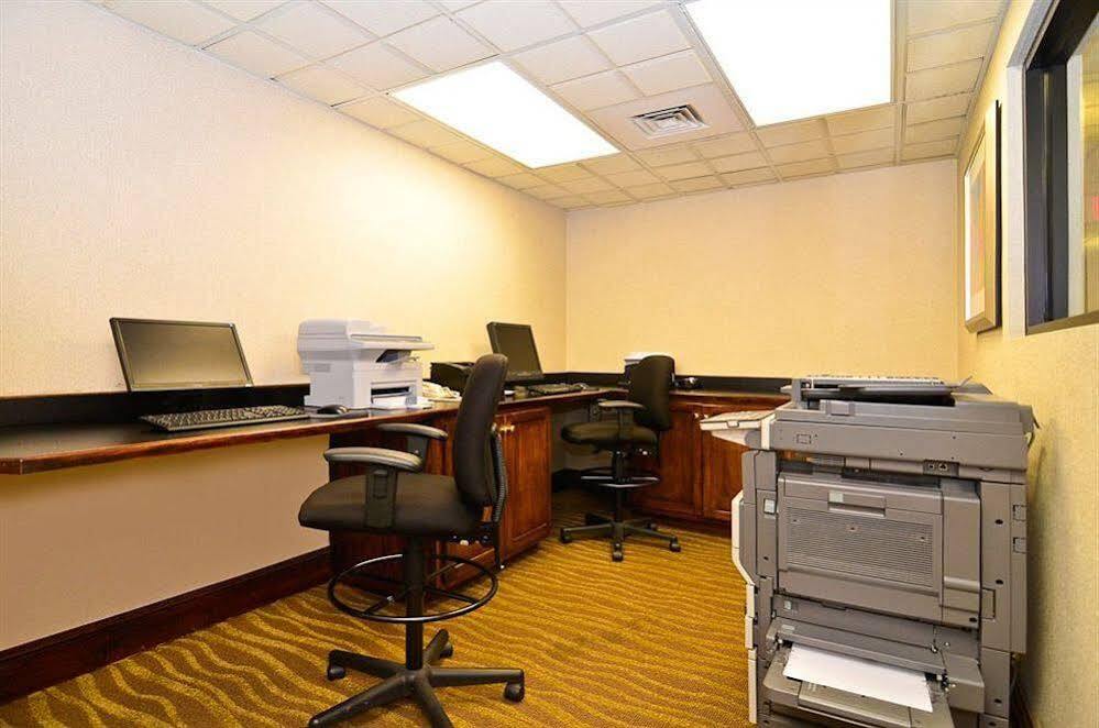 Express Atlanta - Northeast I-85 - Clairmont Road By Ihg 3* Chamblee
